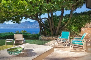 Living area in the garden with lake viwe