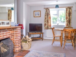 Living room/dining room | Betty’s Cottage, North Walsham