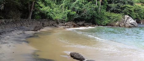 Praia da Baleia, dentro do condomínio. 