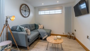 Living area, Hillview Hideaway, Bolthole Retreats