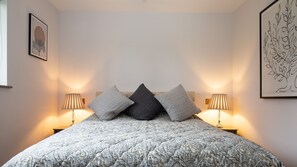 Bedroom One, Chestnut Cottage, Bolthole Retreats