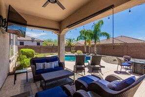 Outdoor Poolside Lounge w/ HDTV and Firepit
