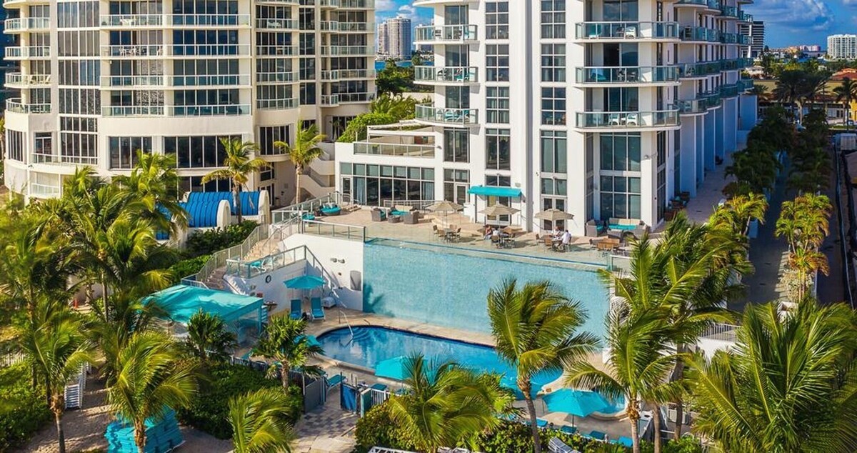 Private Oceanfront Condominium with Beach Access and Resort Services