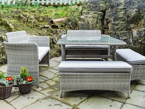 Patio | Low View, Buxton