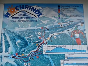 Monde, Carte, Pente, Police De Caractère, L'Eau, Montagne, Bleu Électrique, Chaîne De Montagnes, Design Urbain