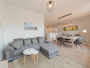 Tabelle, Möbel, Couch, Eigentum, Holz, Beleuchtung, Interior Design, Die Architektur, Wohnzimmer, Fussboden