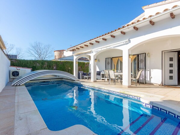 Water, Sky, Property, Building, Swimming Pool, Azure, Plant, Shade, Window, House