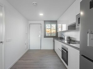 Cabinetry, Comptoir, Propriété, Bâtiment, Cuisinière, Bois, Évier, Design Intérieur, Cuisine