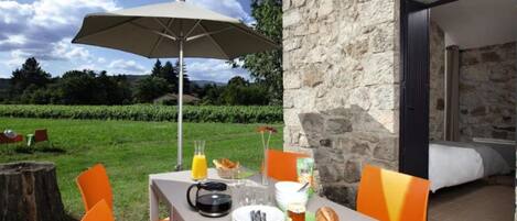 Table, Furniture, Property, Cloud, Sky, Plant, Building, Chair, Shade, Outdoor Table