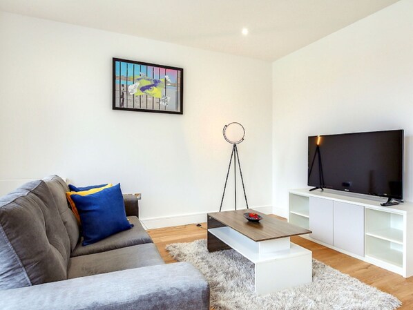 Meubles, CanapĂ©, Cadre, PropriĂ©tĂ©, Design IntĂ©rieur, Confort, Bois, Ăclairage, Sol