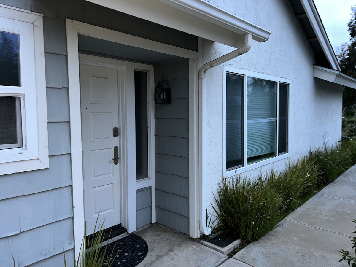 Beautiful 2 Story Cul-de-sac 3 Bedroom Home with 2 Car Garage Fenced Yard