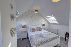 Bedroom 1 - En-suite
