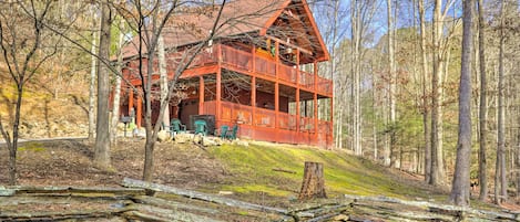 Sevierville Vacation Rental | 3BR | 2.5BA | Stairs Required for Access