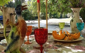 Outdoor dining