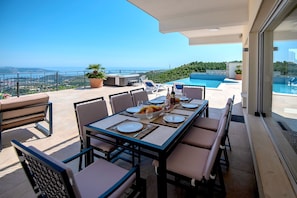 BBQ and dine Alfresco with your own panoramic view!