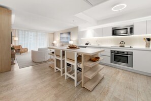 Full Kitchen with Dining Table