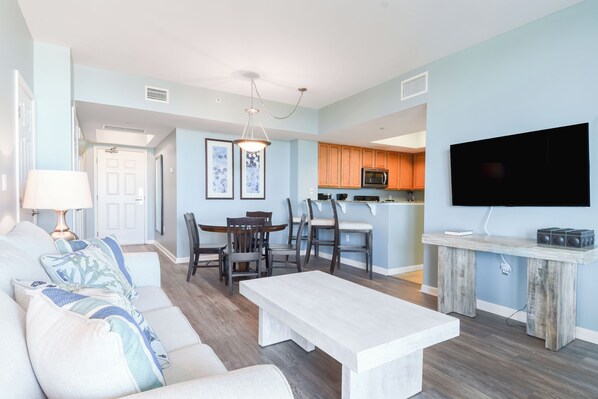 Palms 11216- Living Area