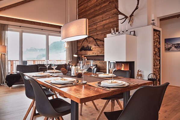 Penthouse-Grimming-Adler-Lodge-D7.1-Tauplitz-Living-Area-Alpine-Style