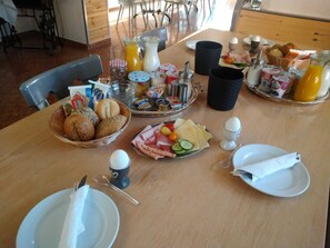 Breakfast meal