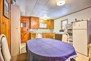 Dining Area | Keyless Entry