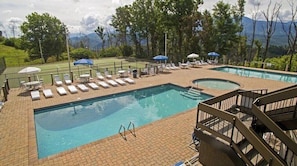Alpine Lookout's community pool