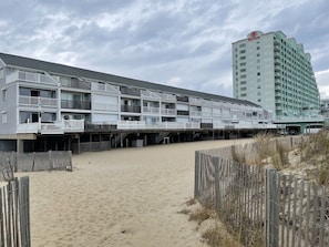 SURF VILLAGE 8