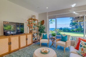Beachy coastal living room