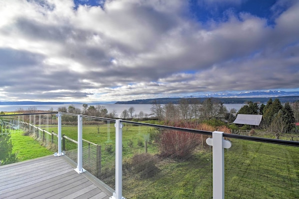 Port Ludlow Vacation Rental | 2BR | 1.5BA | 1,700 Sq Ft | Step-Free Entry