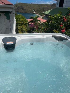 Bain à remous extérieur