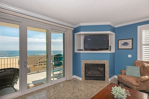 301-OCEANS-EDGE- OCEAN CITY-LIVING-AREA