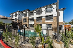 Exterior of Metro Tempe Apartments at 2301 E Southern Ave, Tempe