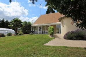 Extérieur véranda côté piscine 