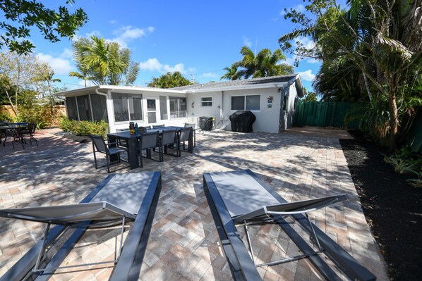 Outdoor dining