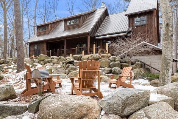 Pine Dunes Cabin sits along Lake Michigan atop one of the last rows of ancient sand dunes. 