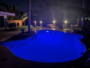 The dock and pool are well lit for night time swims with no mosquitos in sight