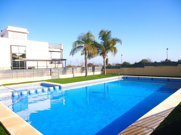 Swimming pool