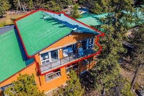 Eagle's Landing is the Penthouse Unit overlooking the lake.  