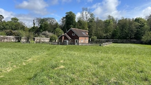 Orchard Cottage with walled garden