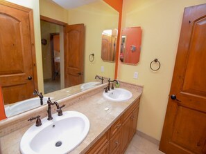 Condo 543 El Dorado Ranch, San Felipe - first bathroom