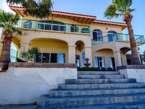 San Felipe Beachfront rental house with 6 bedrooms