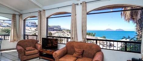 Casa Julieta San Felipe Vacation Rental - Living room