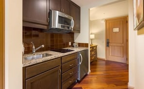 Kitchenette with Mini Fridge