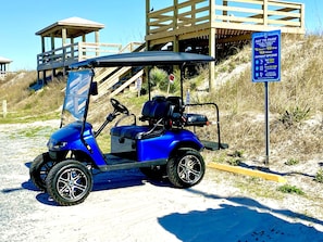 Rent me! 2023 4-seater golf cart. Park free anywhere in Surf City! $60/day
