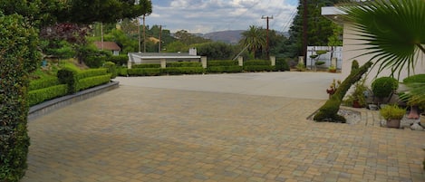 View of the valley, big front yard/driveway