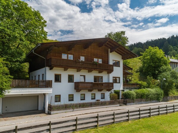 Extérieur maison de vacances [été]