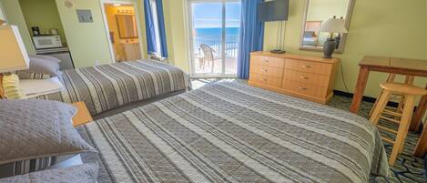 2 Queen Beds, View the Ocean from the bed!