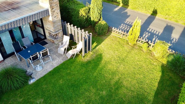 Terrasse und Garten