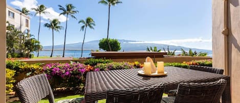 Breakfast on the lanai and a time to plan for the day's adventures.
