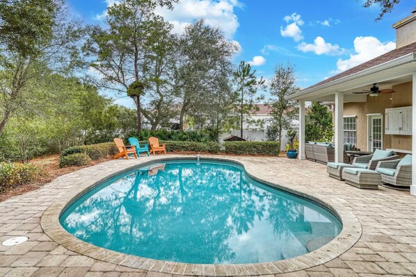 Incredible private oasis with pool