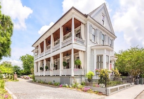 Luxury Accommodations in the Heart of Charleston!